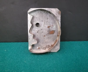 ATQ Primitive Man-in-The-Moon Tin Cookie Cutter w/Handle 3-3/4" x 2-3/4" x 2" - Picture 1 of 4