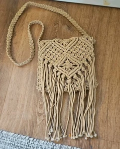 Nu G Tan Crochet Fringe Crossbody Bag Purse Zipper Closure - Picture 1 of 11