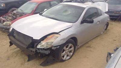 Pinza de freno de disco delantera derecha usada se adapta a: Nissan Altima 2008 delantera derecha G Foto 1 de 4