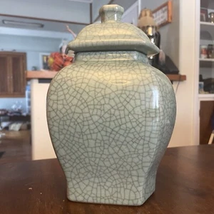 Vintage Chinese Celadon 10”Green Crackle Jar, Urn With Lid - Picture 1 of 24