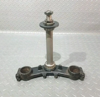 ♻️ Kawasaki ZZR 600 D ZX600 D 1990 - 1992 Bottom Yoke Lower Fork Clamp ♻️  - Image 1 of 4