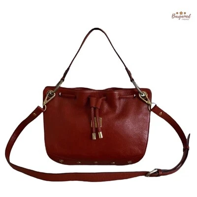 Auténtico Bolso de Hombro Pequeño MCM Cuero Guijarro Rojo Dorado Tachonado Logo Motivos Foto 1 de 4