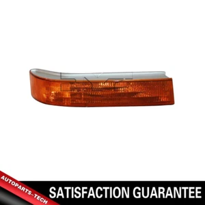 For 1992 - 1996 Ford F-250 Front Right Lamp Turn Signal / Parking Light Assembly - Picture 1 of 3