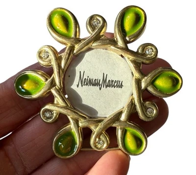Neiman Marcus JAY STRONGWATER Mini Marco y Broche Clip Tono Dorado Esmalte Verde Foto 1 de 4
