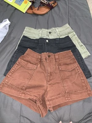 Lote de 3 Pantalones Cortos Carga Y2K Para Mujer Old Navy Talla S Tiro Medio Bolsillos Elásticos Cintura Foto 1 de 4
