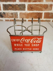 50er JAHRE GENIESSEN SIE COCA COLA BEIM EINKAUFEN EINKAUFSWAGEN 2 FLASCHENTRÄGER - Bild 1 von 5