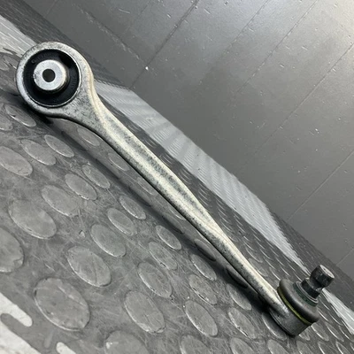 Braço de controle superior esquerdo dianteiro Audi Q5 2013-2017 fabricante de equipamento original - Imagem 1 de 4