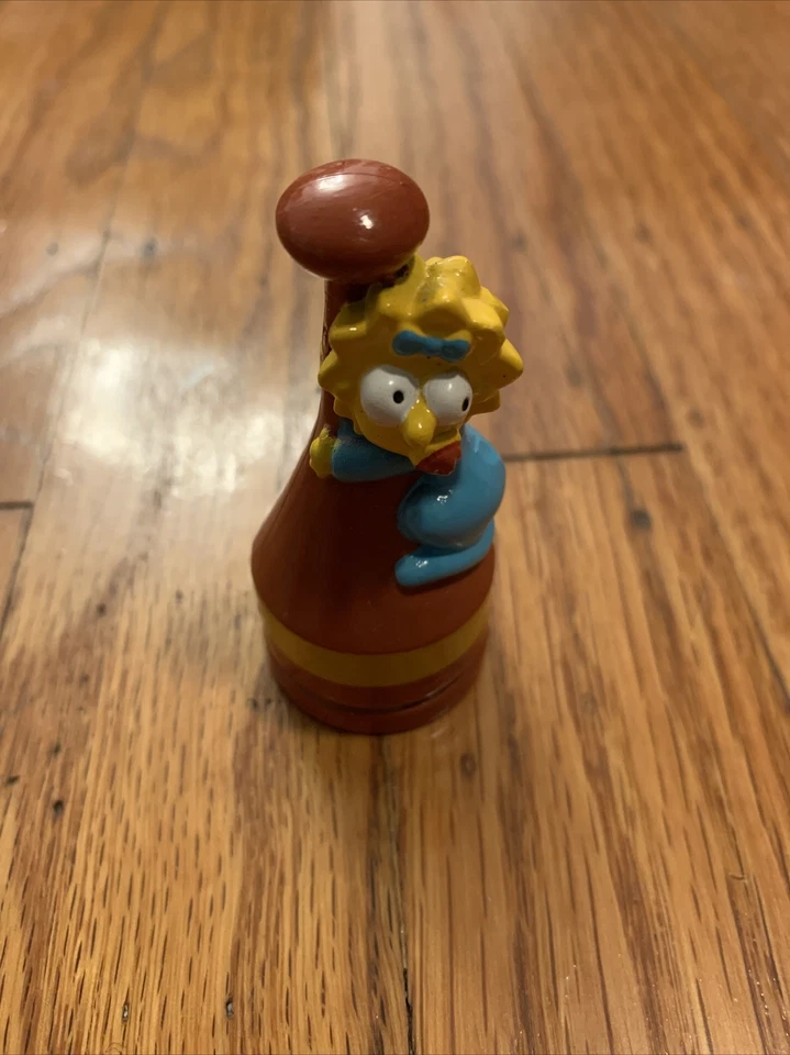 Figura de ajedrez Maggie de Los Simpson 3D pieza de repuesto vestido rojo 1991 adorno de pastel Foto 1 de 1