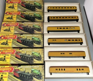 6 Roundhouse HO Union Pacific Passenger Coaches, 6124,6134,6144,6154,6164,6174 - Picture 1 of 15