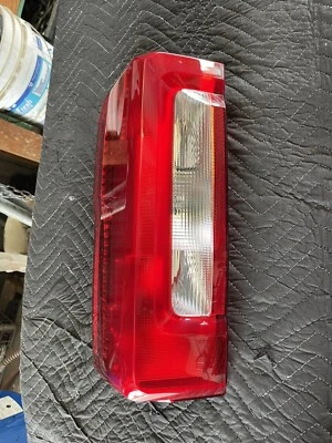 23-25 LUZ TRASERA FORD F250/350 SUPER DUTY halógena OEM LH conductor izquierdo PC3B-13B505 Foto 1 de 4