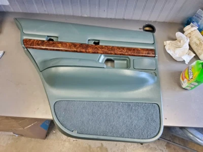 1995-2002 Crown Victoria Mercury Grand Marquis Driver painel de porta traseira esquerda GRE B - Imagem 1 de 4