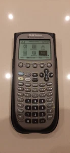 Texas Instruments TI-89 Titan Grafischer Taschenrechner - Schwarz - Bild 1 von 1