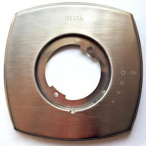 Escudo de ducha Delta Stryke acero inoxidable - Serie 17 Modelo: RP100372SSPR - Imagen 1 de 8