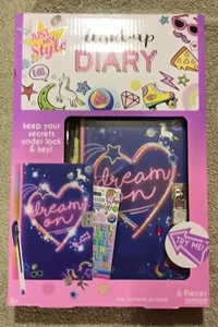 Just My Style Light-Up Diary 6 PIECES, 40 Sheets 80 Pages Ages 6+ Lock Keys Pen - Picture 1 of 1