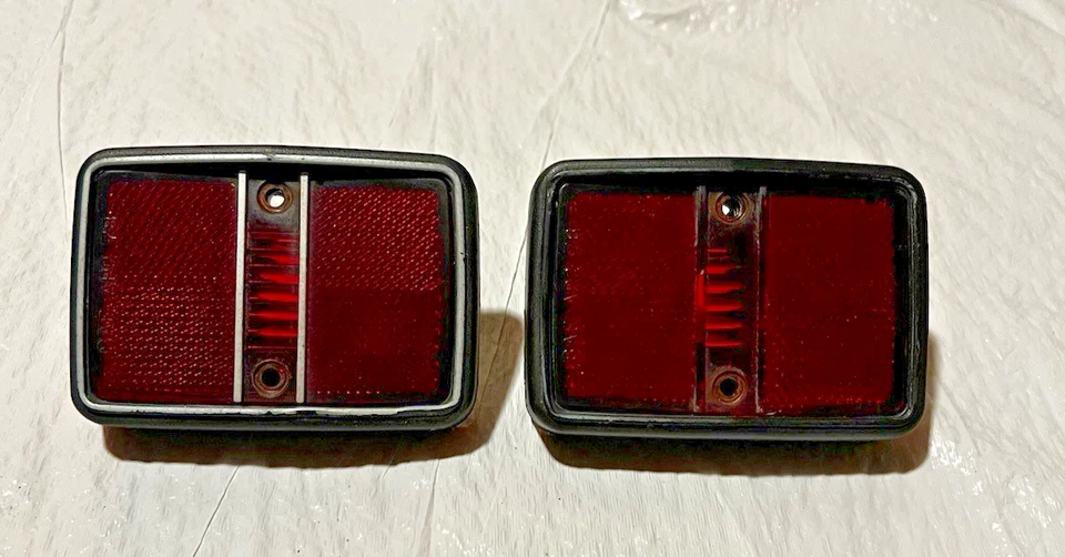 2 luces marcadoras laterales traseras cuarto panel lámpara 79-84 VW Rabbit MK1 OEM 175 945 361 Foto 1 de 4