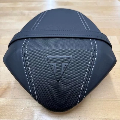 ASIENTO TRASERO TRIUMPH OEM PARA VELOCIDAD TRIPLE RS 2019-2020 (T2314010) Foto 1 de 4