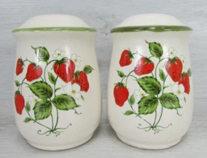 Vintage Stoneware Strawberries Print Salt & Pepper Shakers Made in Japan Large - Picture 1 of 11