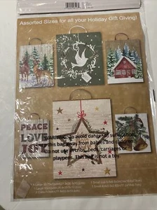 Holiday Christmas Gift Bags New 6 Bags Assorted Sizes - Picture 1 of 11