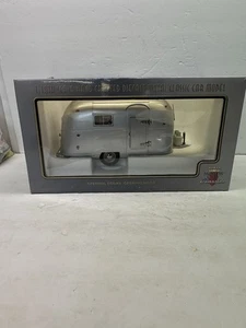 RARE Motor City Classics Airstream Camper Trailer 11111 Die cast 1:18 - Picture 1 of 9
