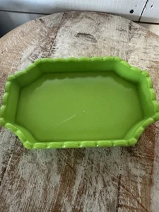 Vintage Green Akro Agate Scalloped Soap Dish - Picture 1 of 6