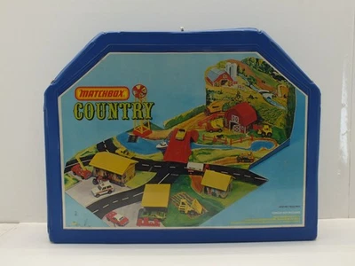 LESNEY MATCHBOX USA 1977 COUNTRY FARM CARRY CASE PLAYSET EXCELLENT  (L798) - Image 1 of 4
