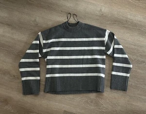 H&M Divided Crewneck Cropped Women’s Sweater Size Xs Grey with White Stripes - Picture 1 of 3