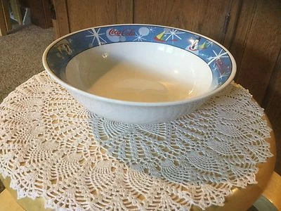 Muñeco de nieve riendo de The Coca Cola Company.  Cuenco para servir.  Azul, rojo, blanco. Foto 1 de 4