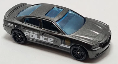 Cargador Dodge R/T 1,64 Hot Wheels 2011 gris Gotham City Police '11 Foto 1 de 4