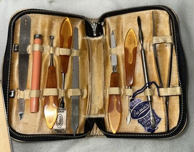 Juego de manicura vintage de 9 piezas estuche de cuero premalita Alemania Occidental Foto 1 de 4