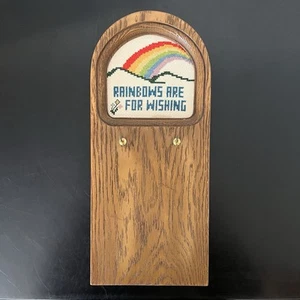 Vintage Stickerei Nadelspitze Regenbögen sind für Wunsch Holz Wand Haken Schlüssel Notizen - Bild 1 von 12