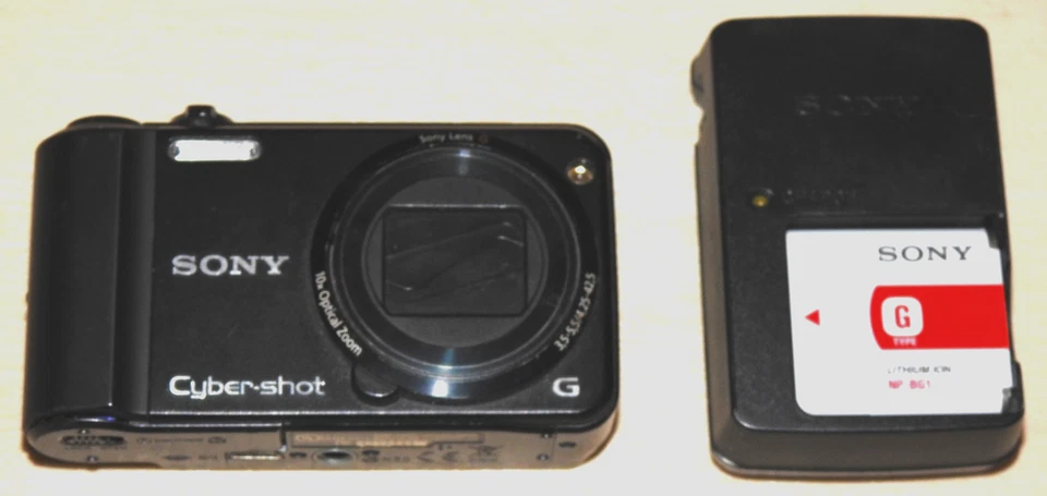 Sony Cyber-shot DSC-H70 16.1MP 10x Zoom Digital Camera Bundle Battery &  Charger - Image 1 of 3