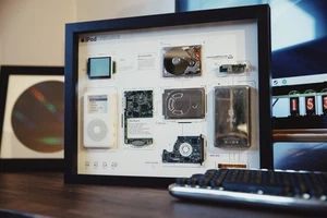 Framed iPod 4 Classic Teardown Art, Retro Tech Decor, Gift for Him - Picture 1 of 10