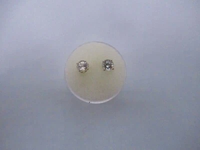 14Kt. Pendientes de zafiro blanco de oro amarillo Foto 1 de 4