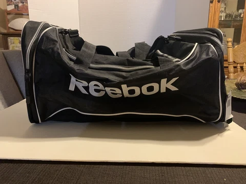 Tennessee Titans Reebok equipment - duffle bag new with tags Cover