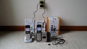 AT&T CL82214, 2 teléfonos sistema de respuesta inalámbrico con identificador de llamadas/llamada en espera - Imagen 1 de 10