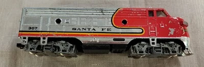 Vtg Bachmann Santa Fe #307 HO Scale Diesel Locomotive Train - Image 1 of 4
