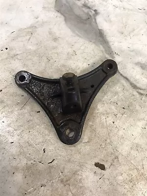 96 OMC Volvo Penta 5.0 L 302 V8 Ford Marine Engine motor mount bracket - Image 1 of 4