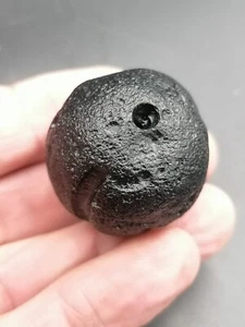 Tektite Philippinite Rizalite sphere 37, 47g / 3,1 cm Open Bubble Impact glass - Picture 1 of 17