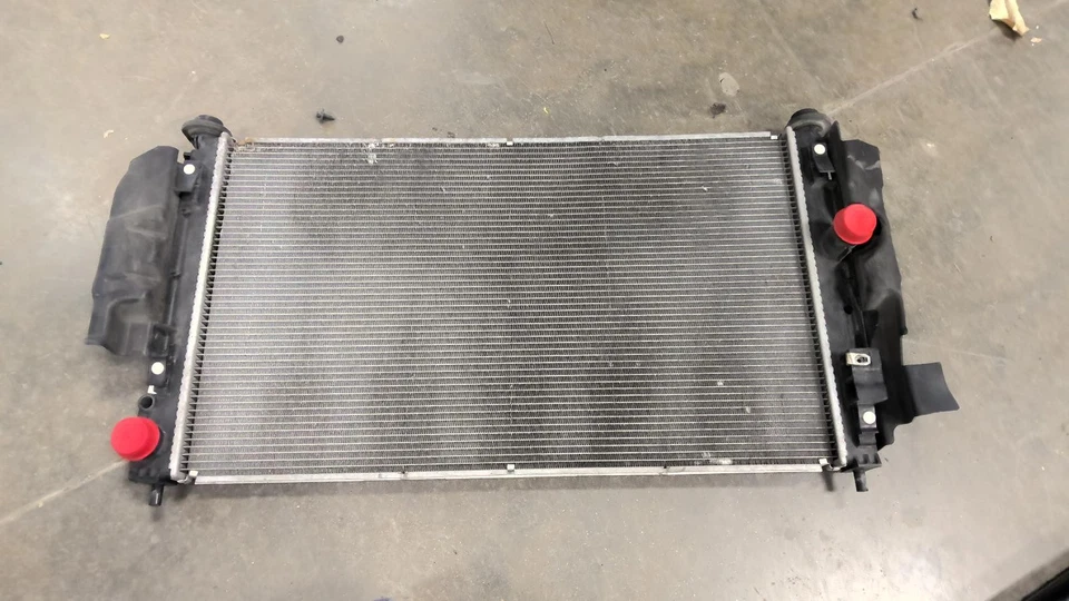 Used Radiator fits: 2015 Jeep Patriot  Grade A Foto 1 de 4
