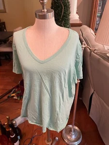Ava & Viv V-Neck Short Sleeve Shirt 2X in mint green - Picture 1 of 6