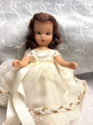 Винтажная кукла Nancy Ann storybook сонные глаза брюнетка невеста 1950-е - Изображение 1 из 4