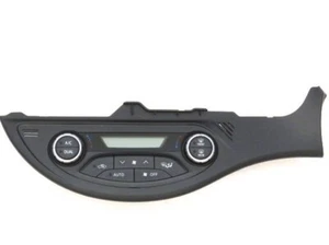 Genuine New TOYOTA CLIMATE & HEAT CONTROL SWITCH PANEL For Yaris Hybrid 2014-20 - Picture 1 of 2