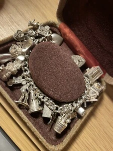 Vintage (1960/70s) Stunning Sterling Silver Charm Bracelet. Heart Lock. - Picture 1 of 7