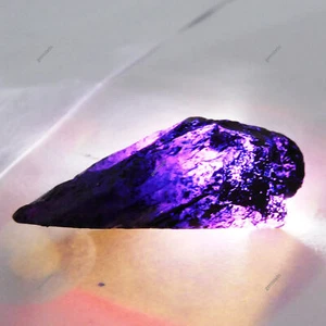 Piedra preciosa áspera sin cortar púrpura tanzanita natural certificada tamaño enorme 64,65 quilates - Imagen 1 de 14