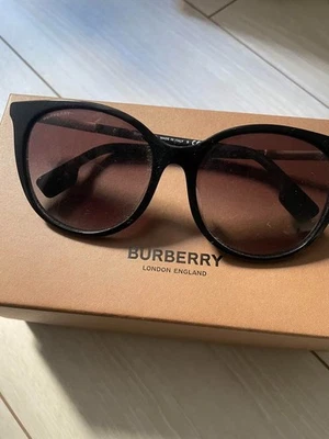 博柏利太阳镜黑色女式配件太阳镜原装系列 — 第 1/4 张图片