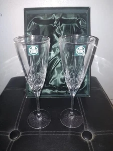 A Pair of Thomas Webb International Lead Crystal Champagne ๐พ Flutes - Picture 1 of 9