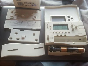 *NEW Honeywell Wireless Programmable zone Thermostat CM67z T6667Z1023 - Picture 1 of 6