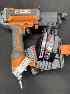 RIDGID R175RNF3 15 grados 1-3/4 pulgadas Clavadora para techos de bobina A43 - Imagen 1 de 9