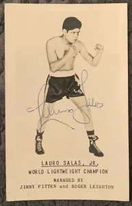 LAURO SALAS JR 1950 CAMPEÓN MUNDIAL DE BOXEO LIGERO AUTOMÁTICO/FIRMADO POSTAL - Imagen 1 de 2