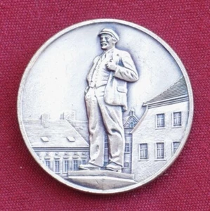 MEDALLA RDA Monumento Lenin en Eisleben Antiguo Fundido Alemán URSS Soviético RDA Agitación - Imagen 1 de 5